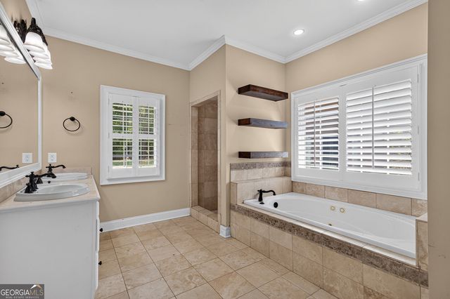 210 Loraine Forest Drive, Macon, GA 31210