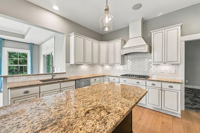 1002 Rambling Brook Way, Delaware, OH 43015