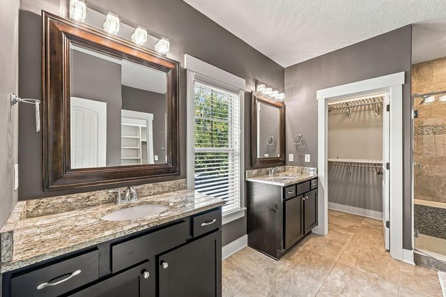 1002 Rambling Brook Way, Delaware, OH 43015