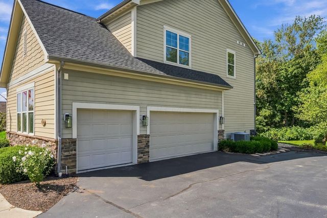 1002 Rambling Brook Way, Delaware, OH 43015