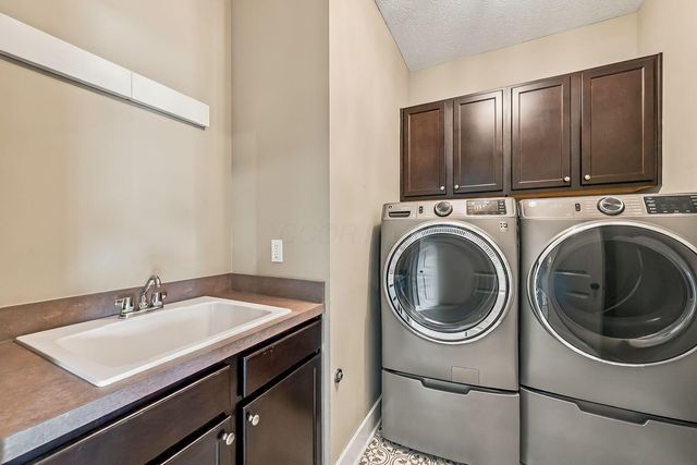 1002 Rambling Brook Way, Delaware, OH 43015