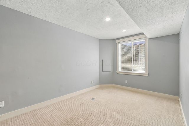 1002 Rambling Brook Way, Delaware, OH 43015