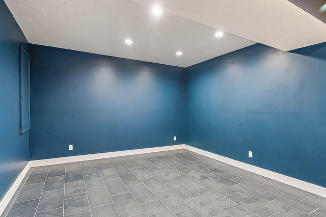 1002 Rambling Brook Way, Delaware, OH 43015