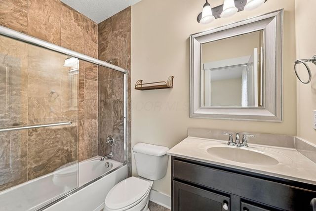 1002 Rambling Brook Way, Delaware, OH 43015