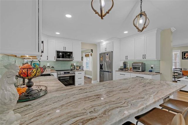 514 River Estates PL, Mathews, VA 23109