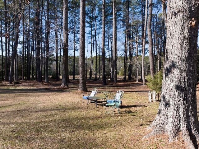 514 River Estates PL, Mathews, VA 23109