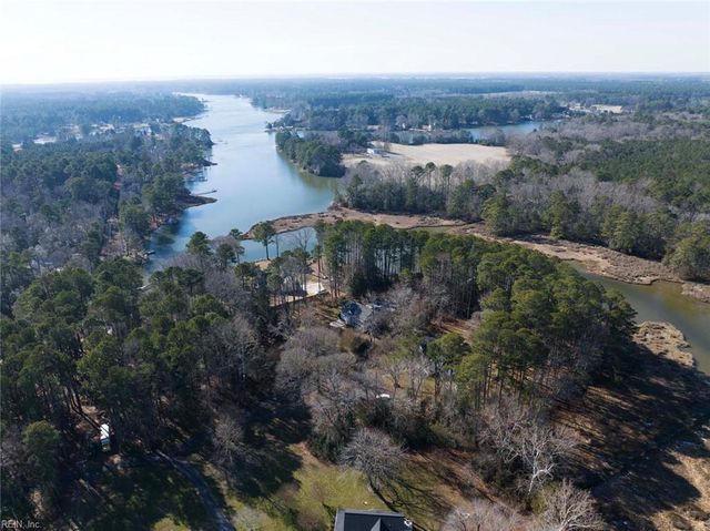 514 River Estates PL, Mathews, VA 23109