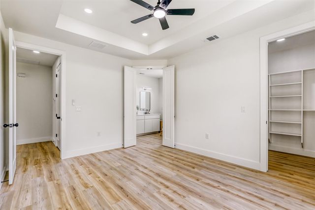 137 E Pauwela LN, Bastrop, TX 78602