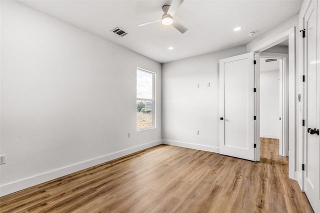 137 E Pauwela LN, Bastrop, TX 78602