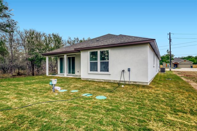 137 E Pauwela LN, Bastrop, TX 78602