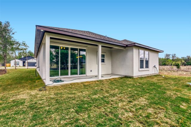 137 E Pauwela LN, Bastrop, TX 78602