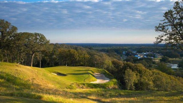 137 E Pauwela LN, Bastrop, TX 78602