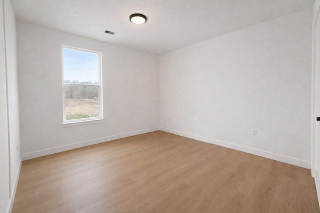 137 E Pauwela LN, Bastrop, TX 78602