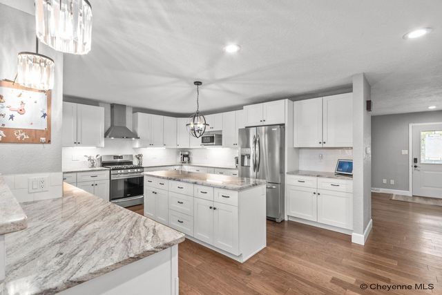 733 DOGWOOD AVE, Cheyenne, WY 82009