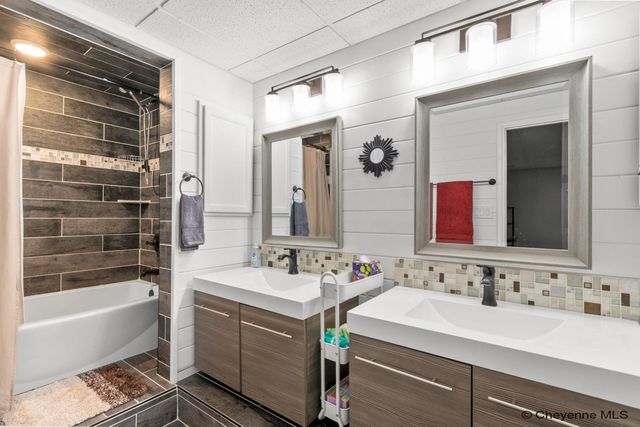 733 DOGWOOD AVE, Cheyenne, WY 82009