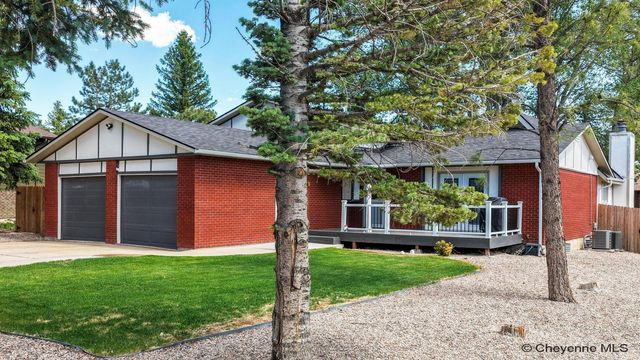 733 DOGWOOD AVE, Cheyenne, WY 82009