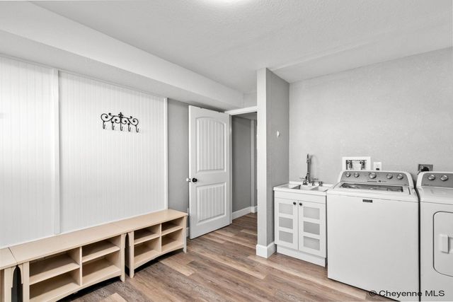 733 DOGWOOD AVE, Cheyenne, WY 82009