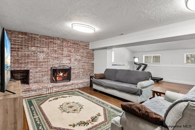 733 DOGWOOD AVE, Cheyenne, WY 82009