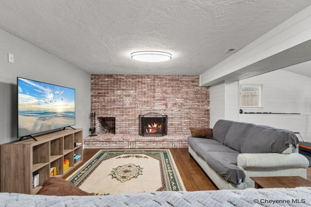 733 DOGWOOD AVE, Cheyenne, WY 82009