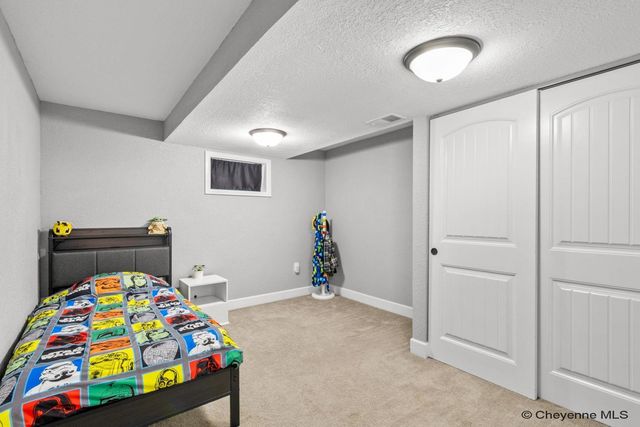 733 DOGWOOD AVE, Cheyenne, WY 82009