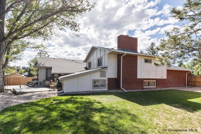 733 DOGWOOD AVE, Cheyenne, WY 82009
