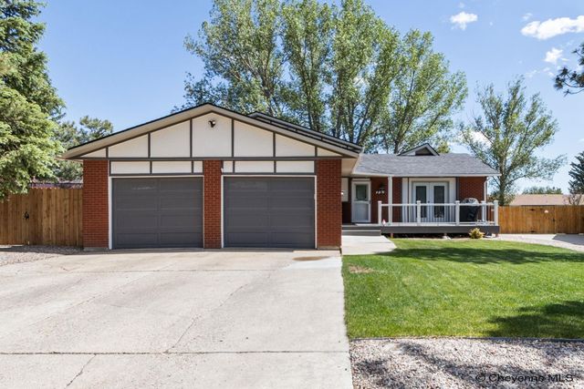 733 DOGWOOD AVE, Cheyenne, WY 82009