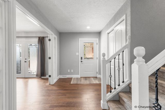 733 DOGWOOD AVE, Cheyenne, WY 82009