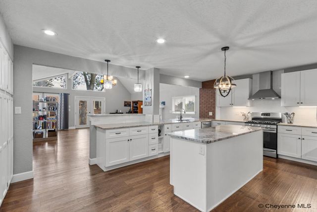733 DOGWOOD AVE, Cheyenne, WY 82009