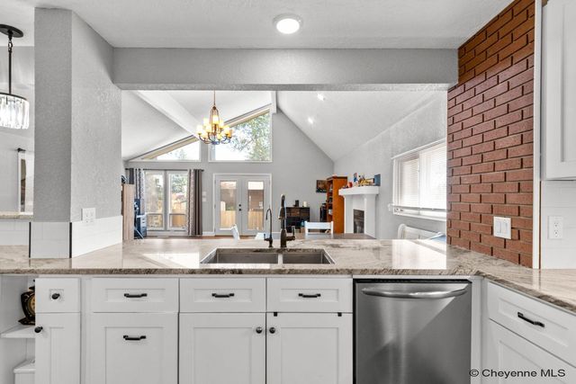 733 DOGWOOD AVE, Cheyenne, WY 82009