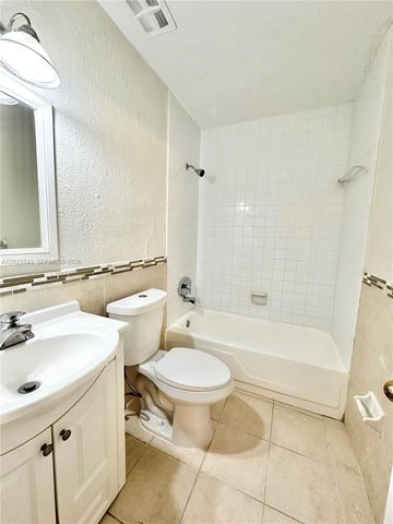 8650 SW 67th Ave 1032, Pinecrest, FL 33143