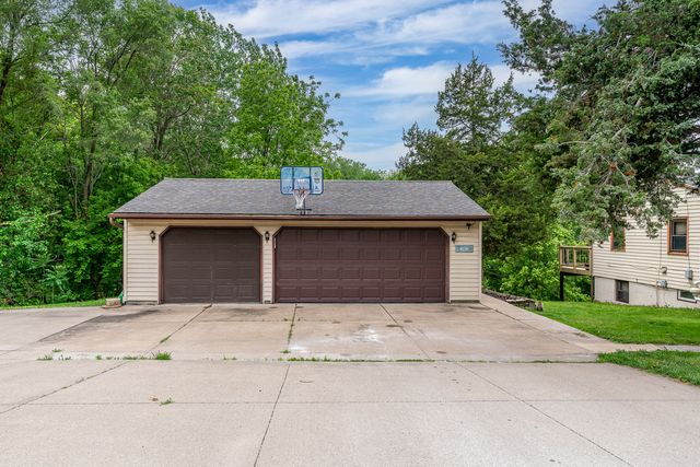 642 8TH Street, Silvis, IL 61282