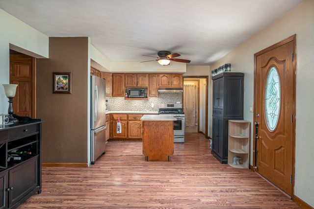 642 8TH Street, Silvis, IL 61282