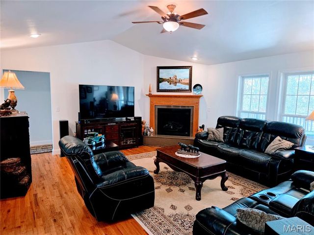 10535 Limestone Lane, Rolla, MO 65401