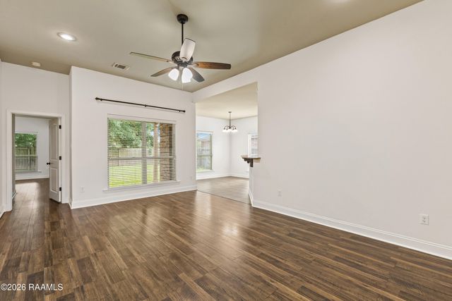 507 Flanders Ridge Drive, Youngsville, LA 70592