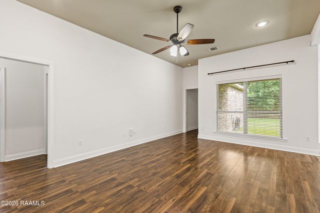 507 Flanders Ridge Drive, Youngsville, LA 70592