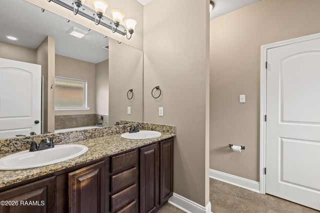 507 Flanders Ridge Drive, Youngsville, LA 70592