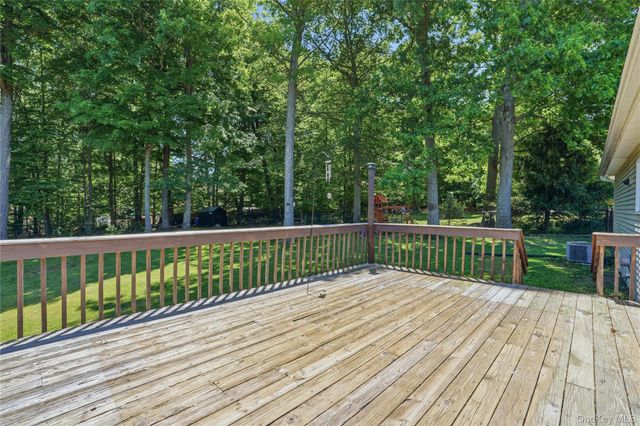 21 Maine Drive, Newburgh, NY 12550