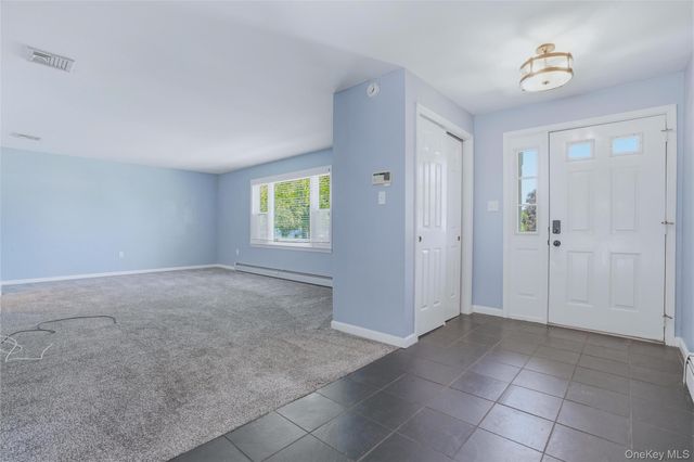 21 Maine Drive, Newburgh, NY 12550