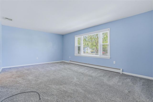 21 Maine Drive, Newburgh, NY 12550