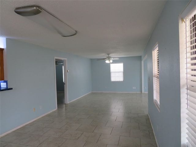 3135 Golfcrest Boulevard, Houston, TX 77087