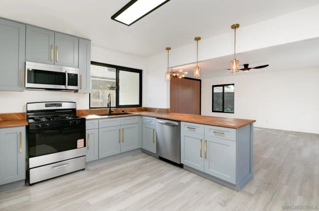 8667 Cetus Rd, San Diego, CA 92126