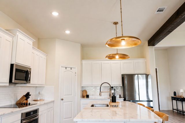 1530 County Road 200, Valley View, TX 76272