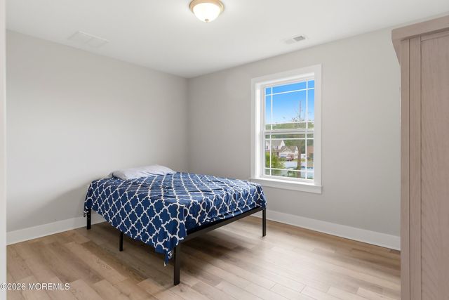 681 Lake Barnegat Drive N, Lanoka Harbor, NJ 08734