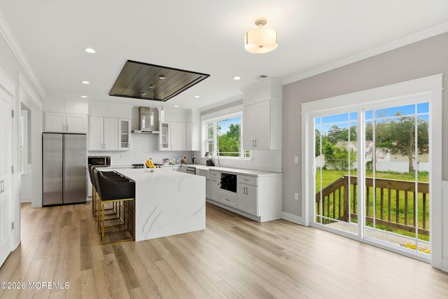 681 Lake Barnegat Drive N, Lanoka Harbor, NJ 08734