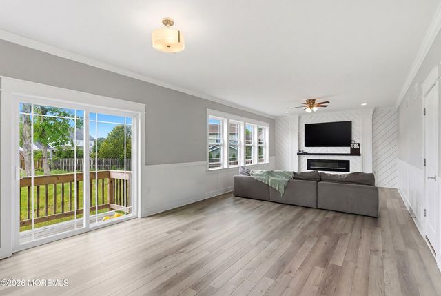 681 Lake Barnegat Drive N, Lanoka Harbor, NJ 08734