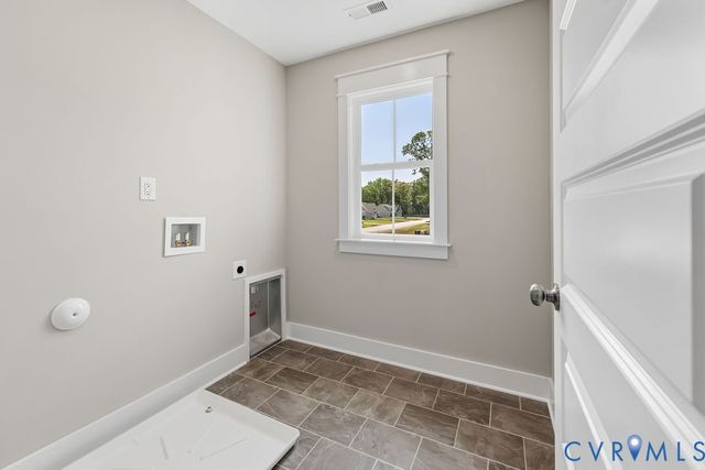 8590 Leanne Ln, Mechanicsville, VA 23116