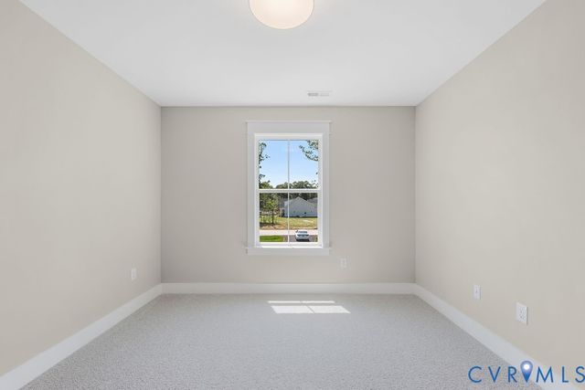 8590 Leanne Ln, Mechanicsville, VA 23116