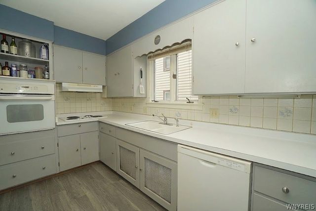 138 East Hazeltine Avenue, Tonawanda, NY 14217