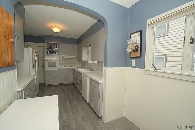 138 East Hazeltine Avenue, Tonawanda, NY 14217