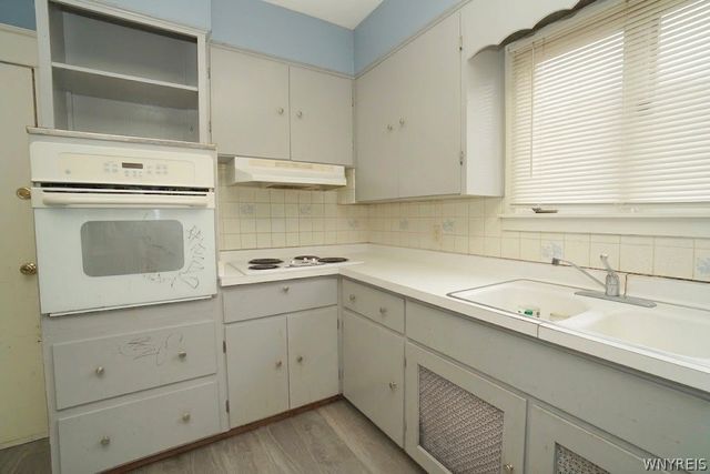 138 East Hazeltine Avenue, Tonawanda, NY 14217